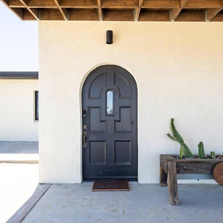 Starlight Mesa In Joshua Tree With Fire Pit Circle And Privacy Βίλα Yucca Valley Εξωτερικό φωτογραφία