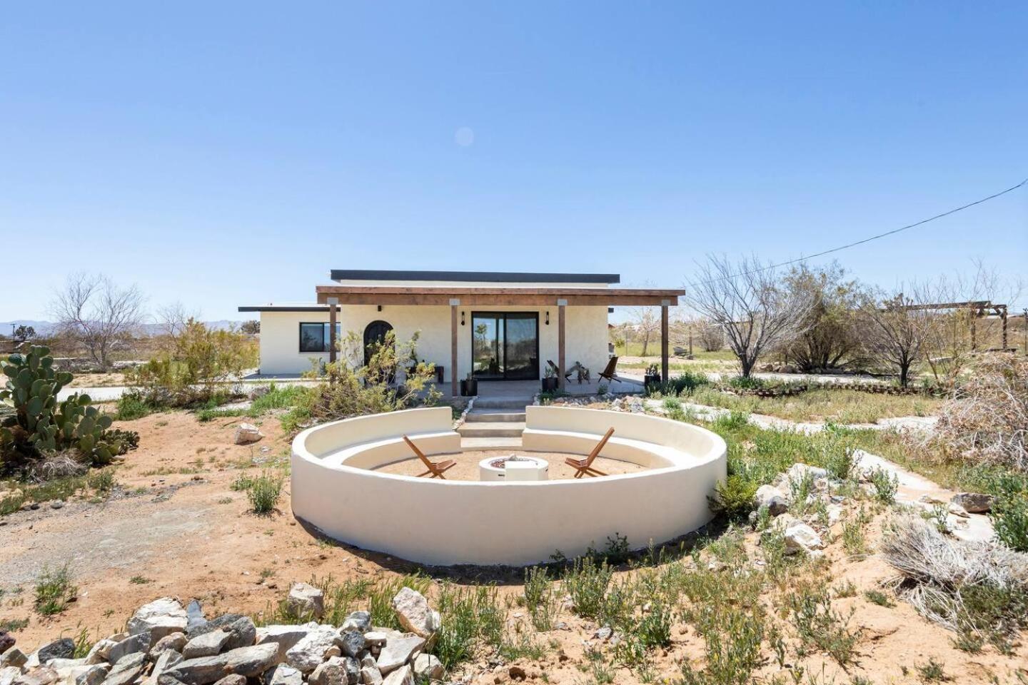 Starlight Mesa In Joshua Tree With Fire Pit Circle And Privacy Βίλα Yucca Valley Εξωτερικό φωτογραφία